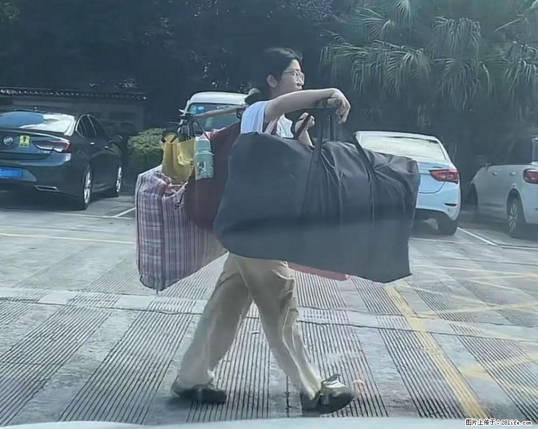 全网追的“扁担女孩”,找了一份暑假工,时薪12元 - 鸡西生活资讯 - 鸡西28生活网 jixi.28life.com