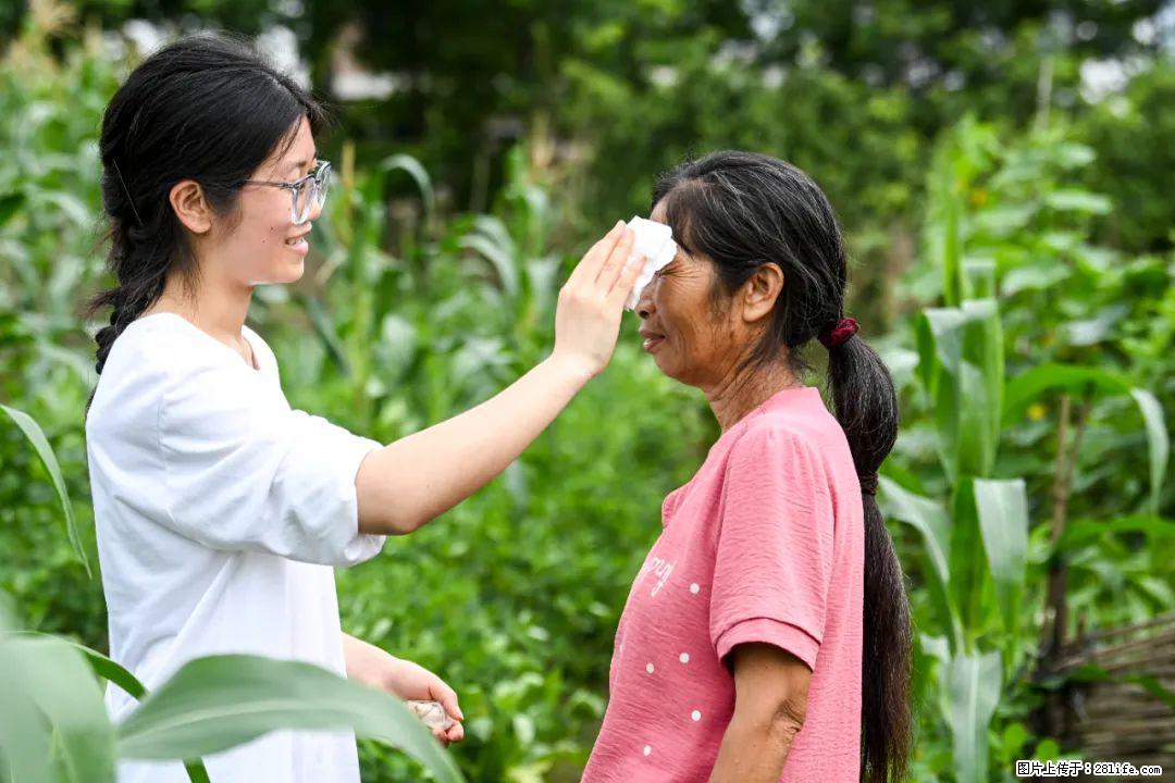 全网追的“扁担女孩”,找了一份暑假工,时薪12元 - 鸡西生活资讯 - 鸡西28生活网 jixi.28life.com